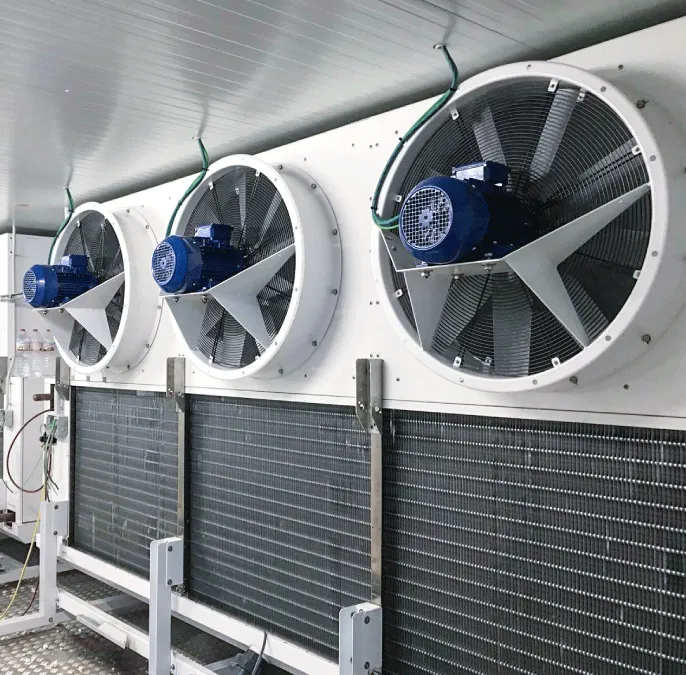 Unidad condensadora industrial con ventiladores EC y condensador microcanal fabricada por Río Sur